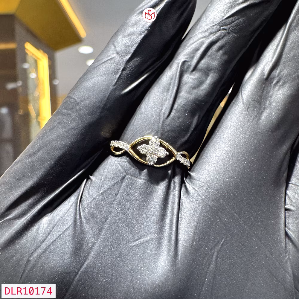 Diamond Women Ring - DLR10174