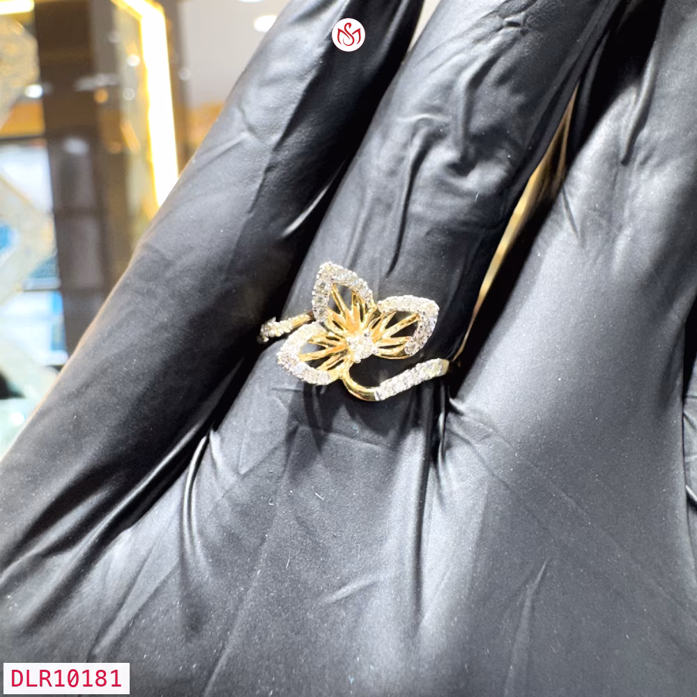 Diamond Women Ring - DLR10181