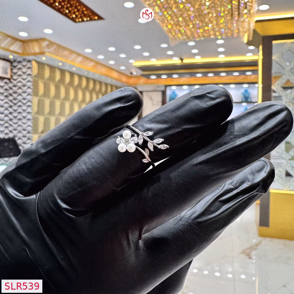 Silver Women Ring - SLR539